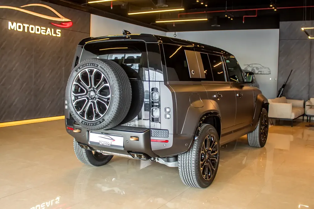 Land Rover Defender OCTA 2025 | Twin Turbo V8 | 0 KM | German Specs - Image 15