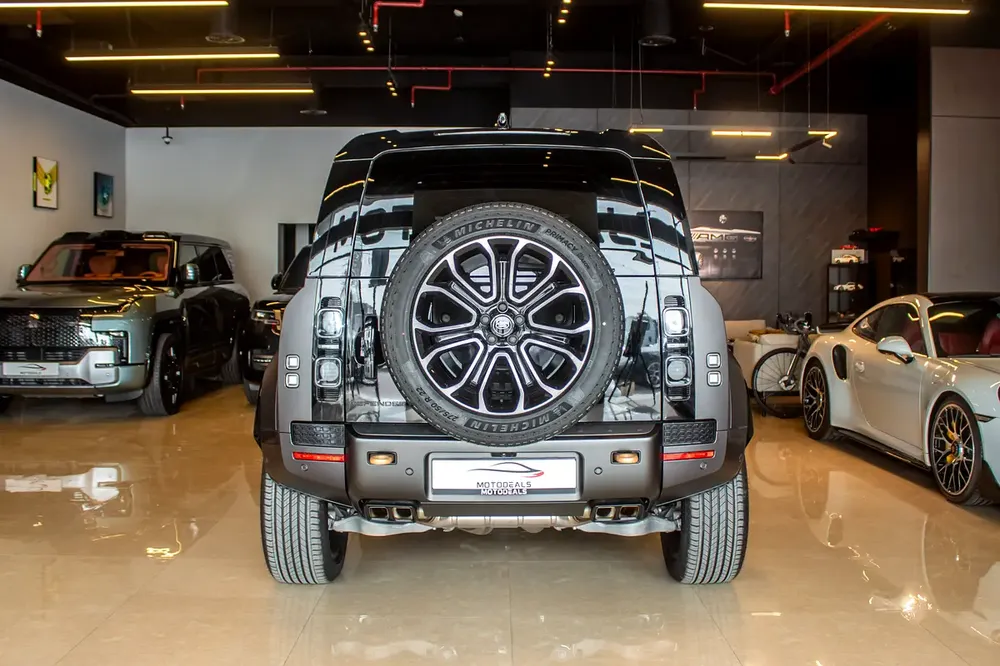 Land Rover Defender OCTA 2025 | Twin Turbo V8 | 0 KM | German Specs - Image 16