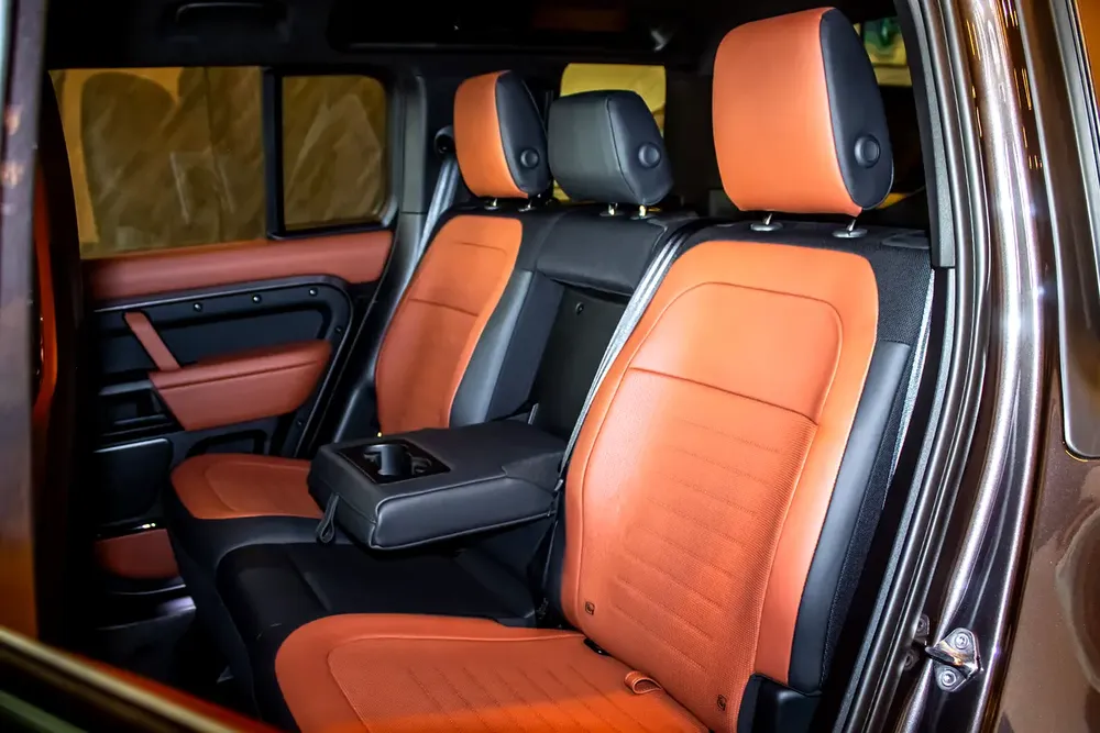 Land Rover Defender OCTA 2025 | Twin Turbo V8 | 0 KM | German Specs - Image 4