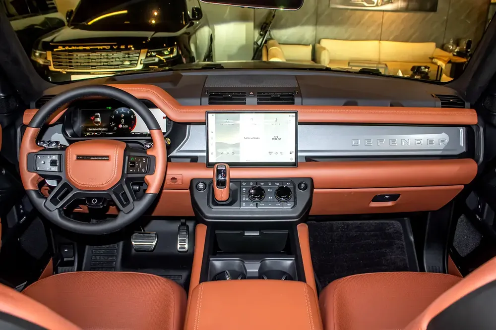 Land Rover Defender OCTA 2025 | Twin Turbo V8 | 0 KM | German Specs - Image 6