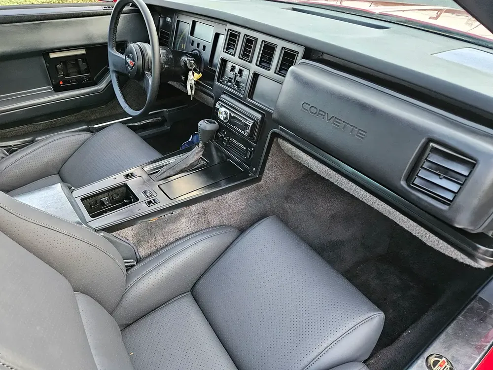 Chevrolet Corvette 5.7 V8 C4 LOW MILEAGE - Image 11