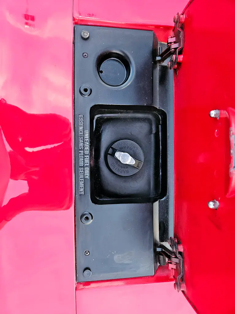 Chevrolet Corvette 5.7 V8 C4 LOW MILEAGE - Image 17
