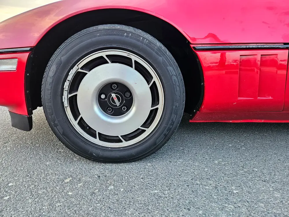 Chevrolet Corvette 5.7 V8 C4 LOW MILEAGE - Image 9
