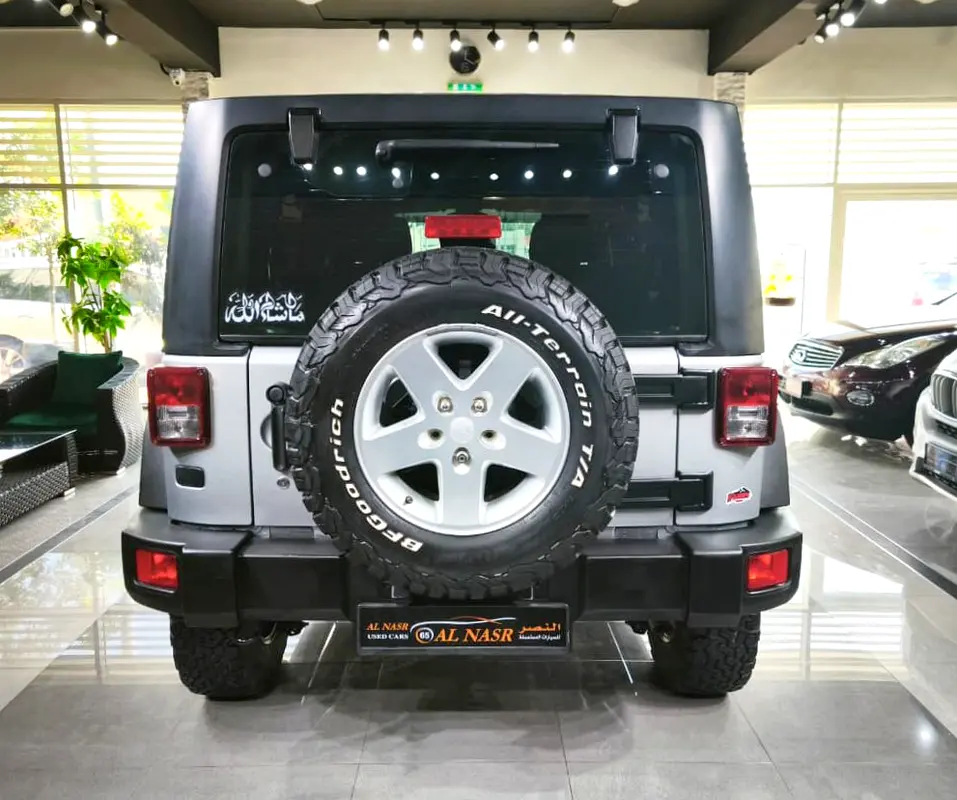 Amazing! Mopar Off-road  . Original Paint . Full Service History . GCC Specs . Low Mileage - Image 5