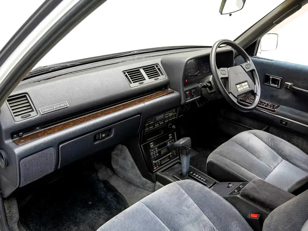 1989 | Mitsubishi | Debonair | Royal AMG( 1 of 313  made worldwide) - Image 12