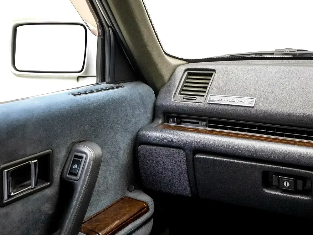 1989 | Mitsubishi | Debonair | Royal AMG( 1 of 313  made worldwide) - Image 15