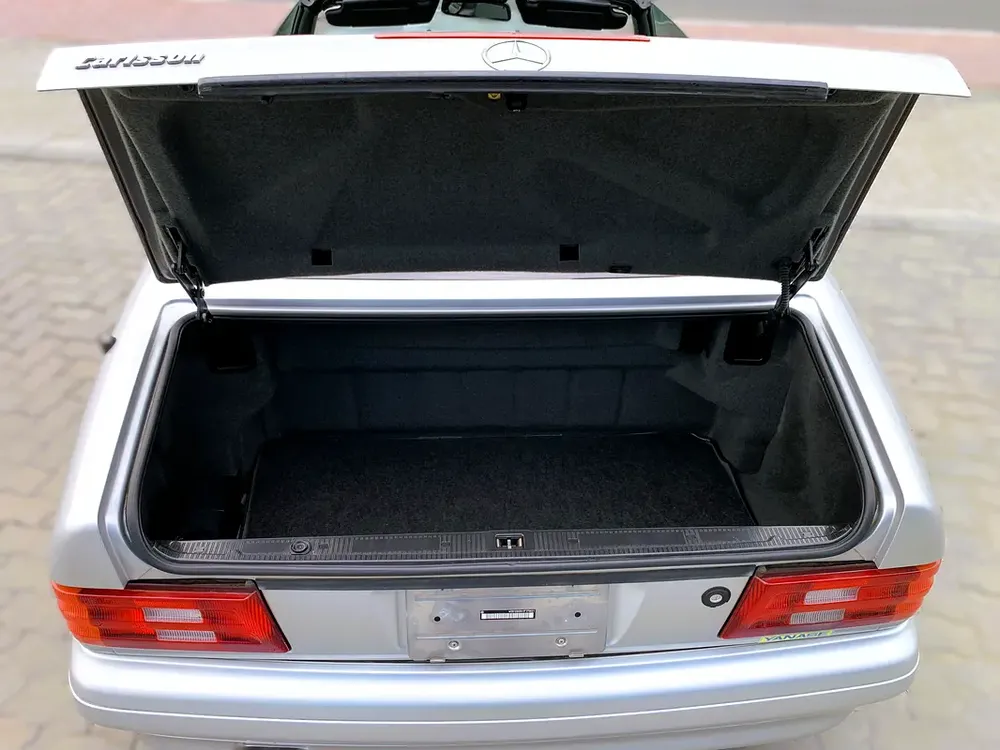 1999 SL320 Pristine Japanese | Finance Available - Image 8