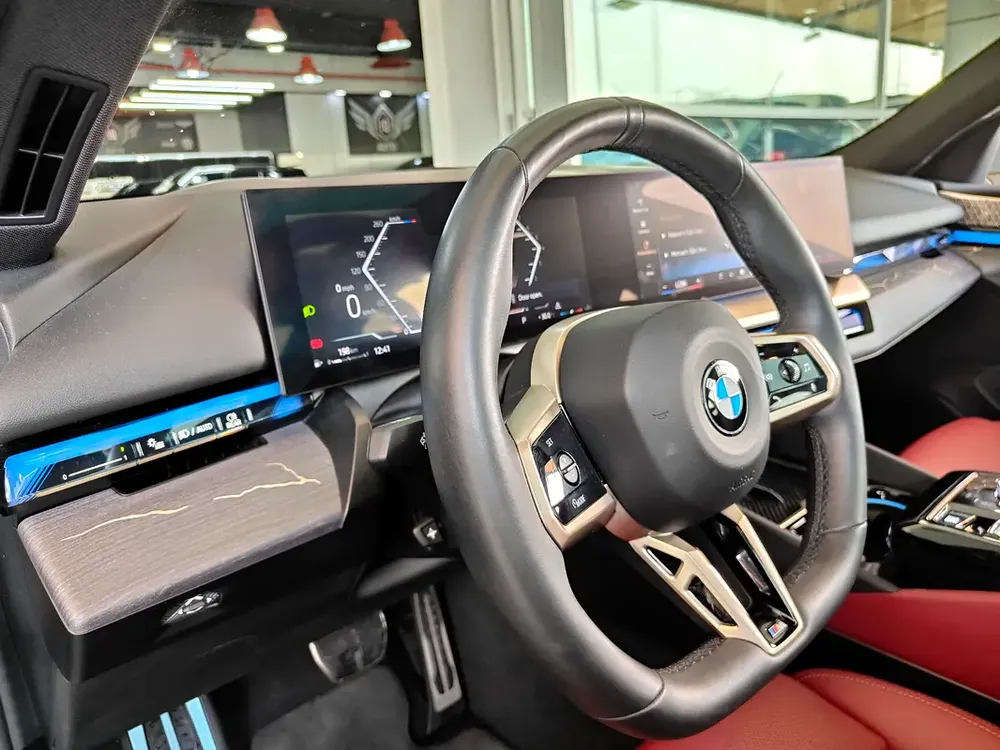 AED 3,000 P.M | 2024 BMW 520i M Sport Titanium | Under BMW Warranty and Service Contract | GCC | - Image 13