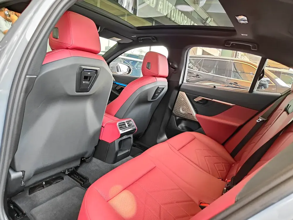 AED 3,000 P.M | 2024 BMW 520i M Sport Titanium | Under BMW Warranty and Service Contract | GCC | - Image 17