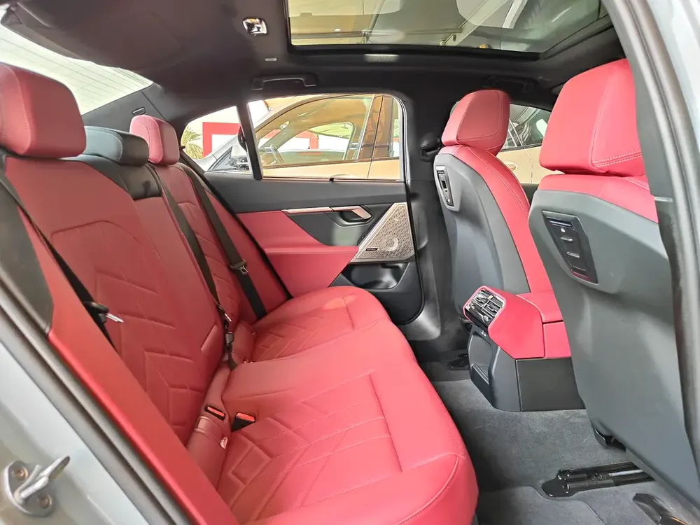 AED 3,000 P.M | 2024 BMW 520i M Sport Titanium | Under BMW Warranty and Service Contract | GCC | - Image 20