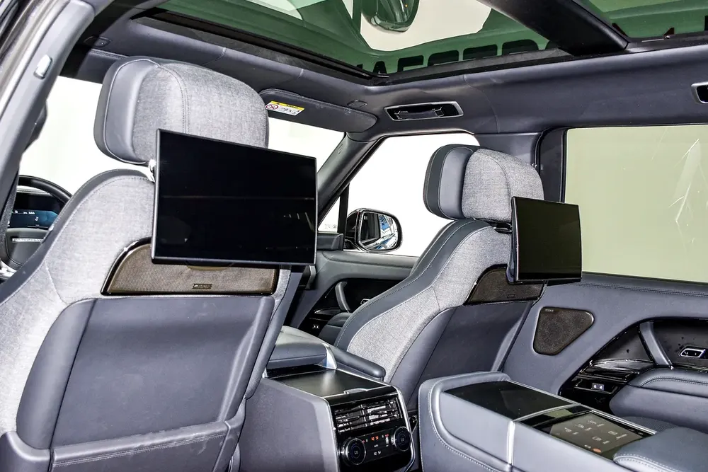 2025 Land Rover Range Rover SV - European Specs - Brand New - Image 12
