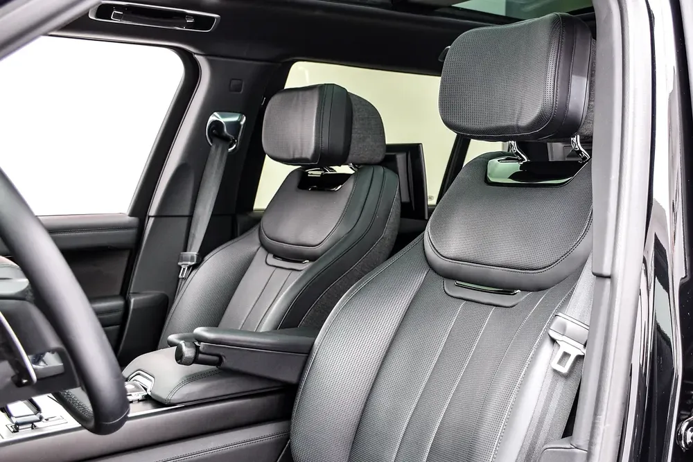 2025 Land Rover Range Rover SV - European Specs - Brand New - Image 9