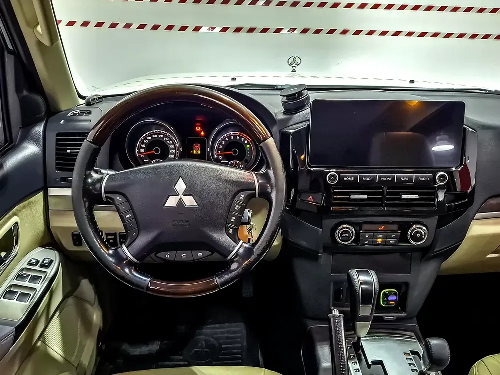 AED 2056/month | 2015 Mitsubishi Pajero  | GCC Specs | Ref#467007 - Image 10