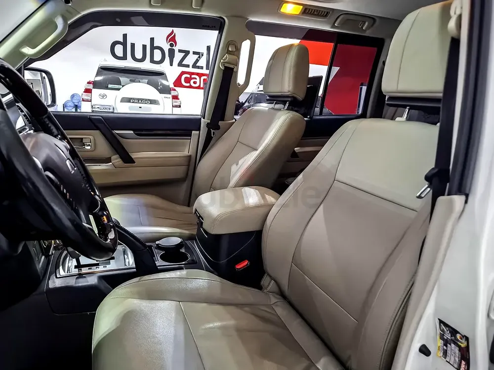AED 2056/month | 2015 Mitsubishi Pajero  | GCC Specs | Ref#467007 - Image 12