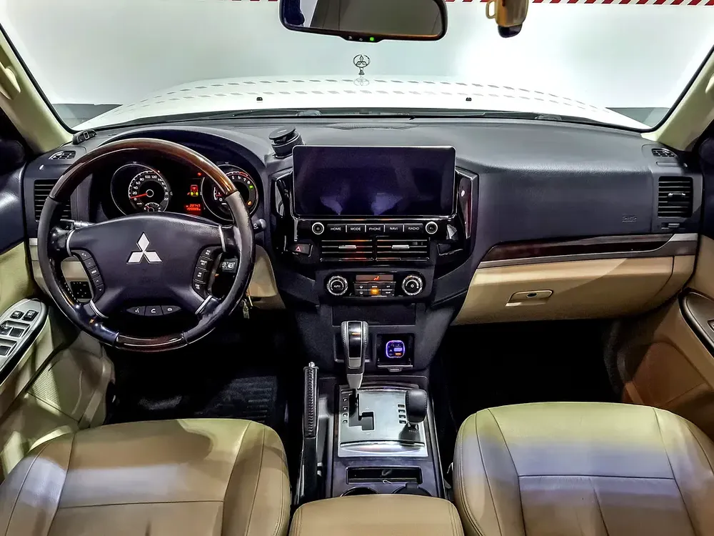 AED 2056/month | 2015 Mitsubishi Pajero  | GCC Specs | Ref#467007 - Image 9