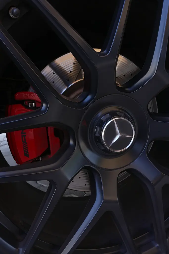 Mercedes Benz GLC 63 S AMG 4MATIC+ GCC Specs | Pristine Condition - Image 9