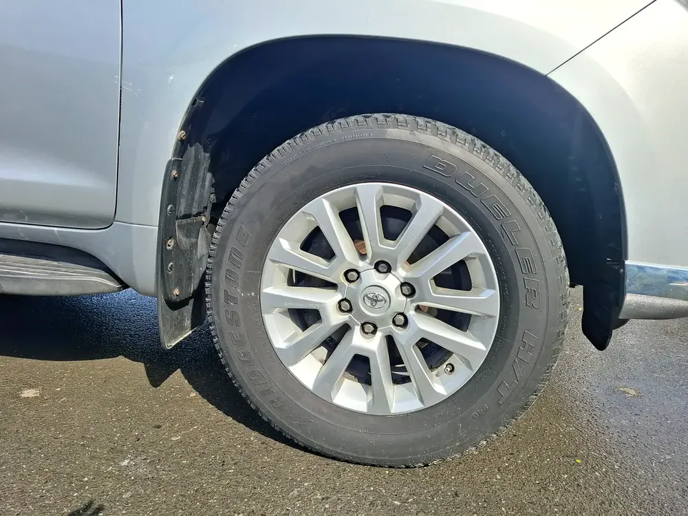 Toyota Prado VXR 2.7L 2016 Silver Diesel (Export Only) - Image 7