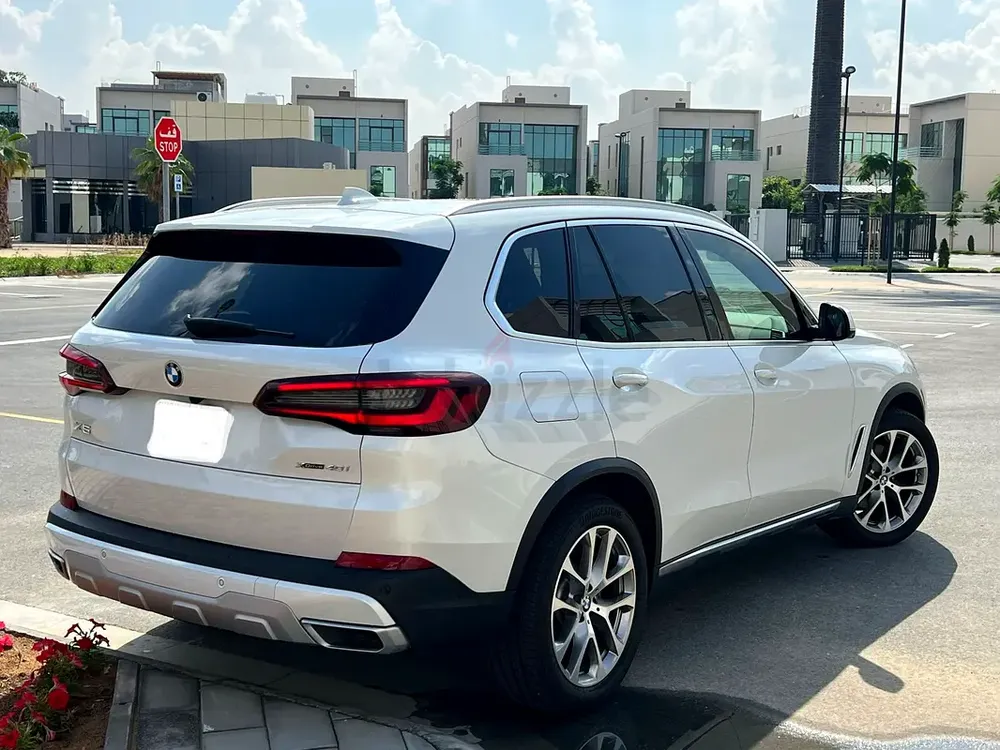 BMW X5 xDrive30i 2022 Canadian Specs - Image 7