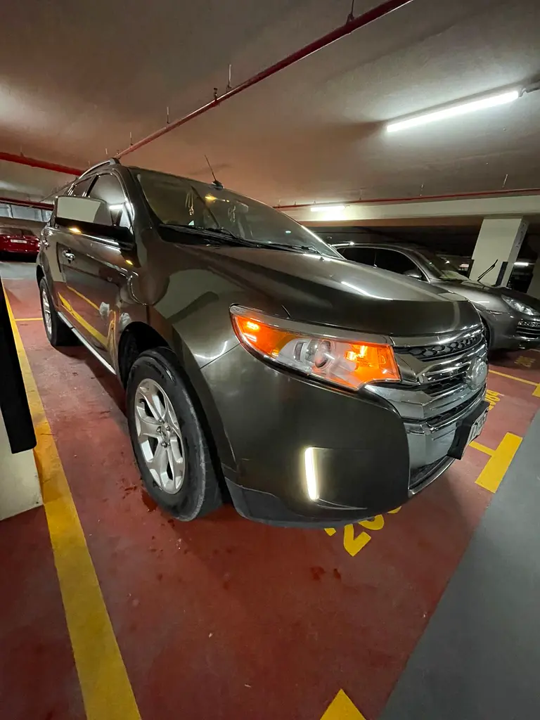 Ford Edge SEL 2011 -GCC Specs - Well Maintained - Image 4