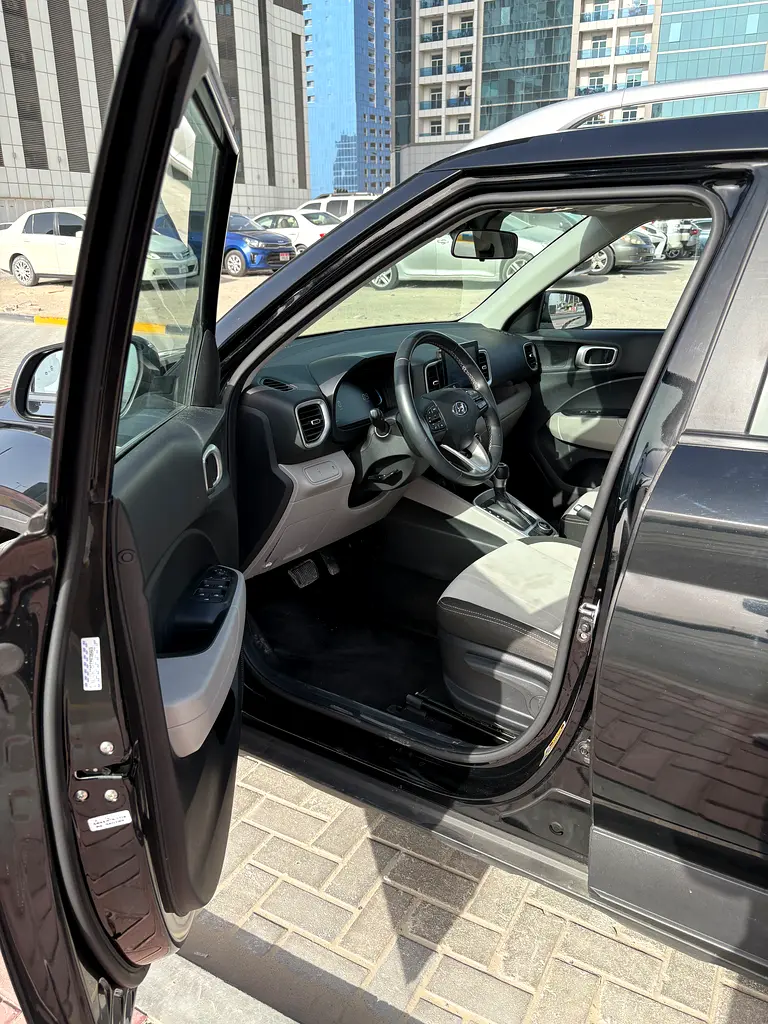 2024 Hyundai Venue SEL | American Specs | Low Mileage | Compact SUV - Image 7