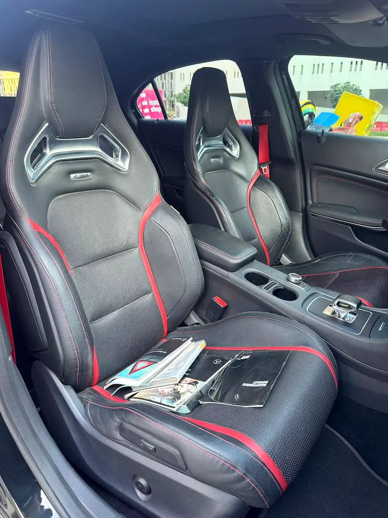 2015 Mercedes-Benz A45 AMG 4MATIC GCC - Image 8