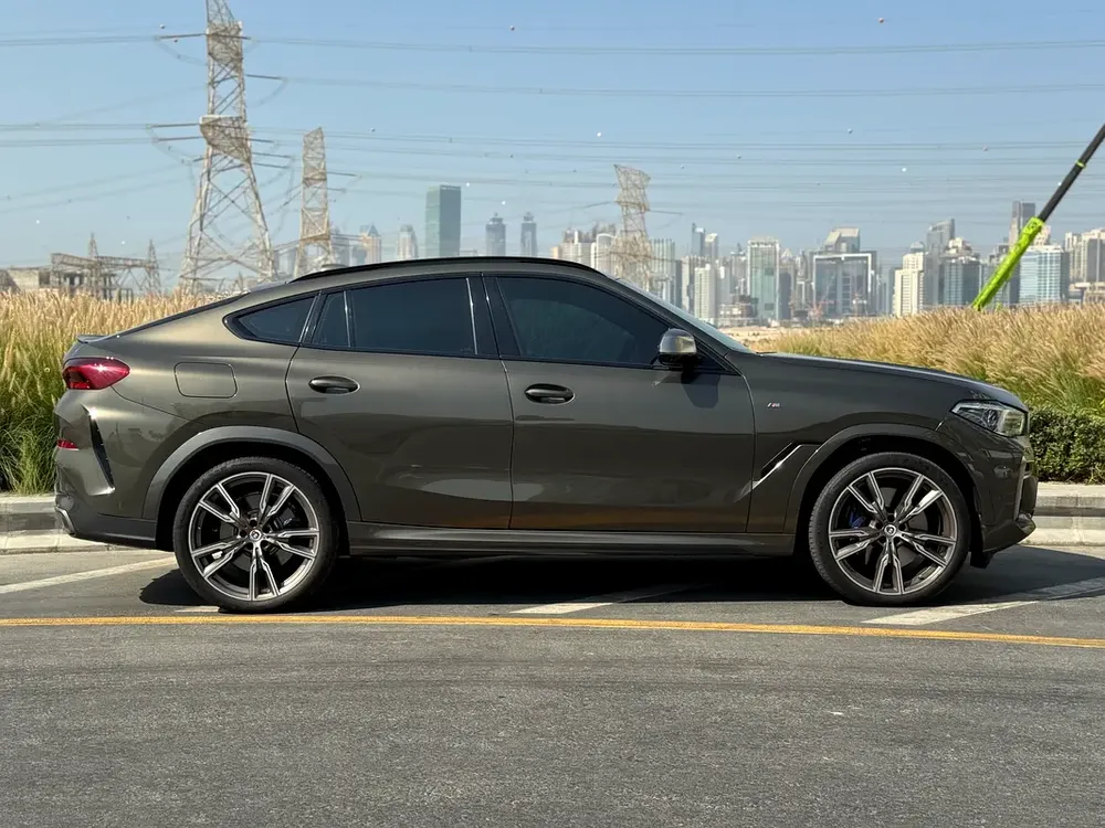 BMW X6 M50i*GCC*DEALERSHIP WARRANTY*SERVICE HISTORY*CLEAN CAR* - Image 5