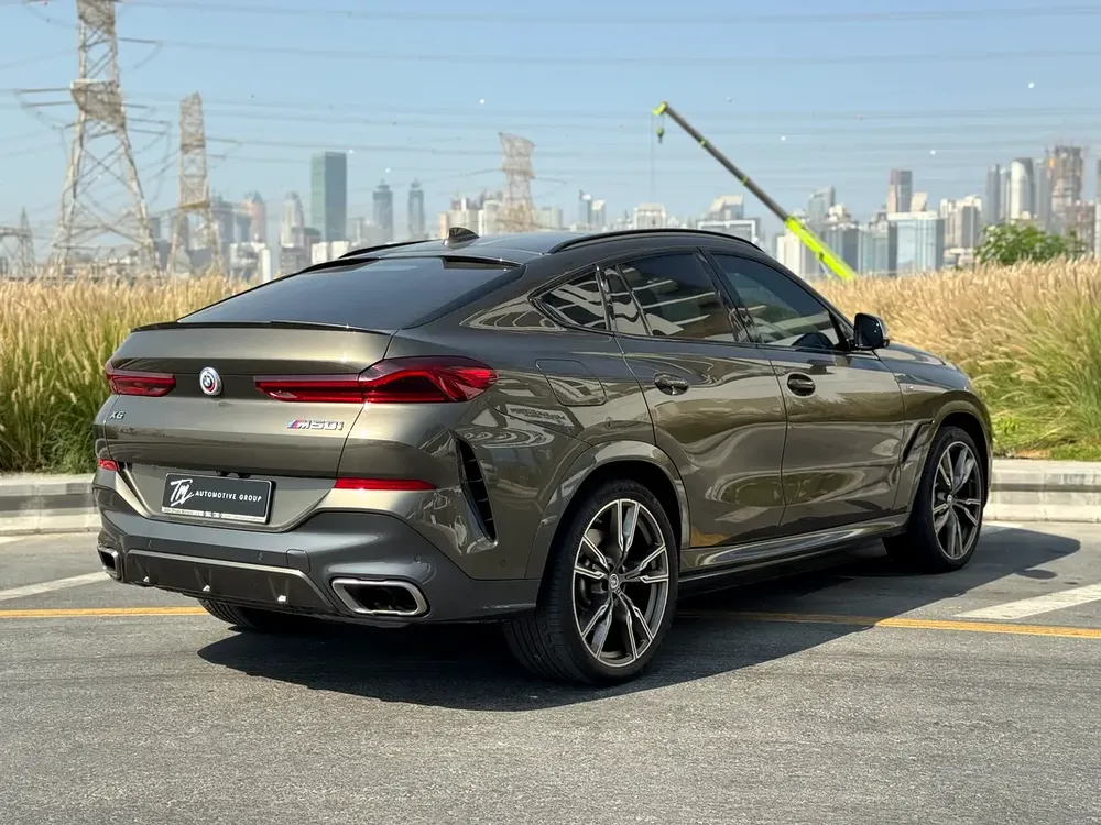 BMW X6 M50i*GCC*DEALERSHIP WARRANTY*SERVICE HISTORY*CLEAN CAR* - Image 6