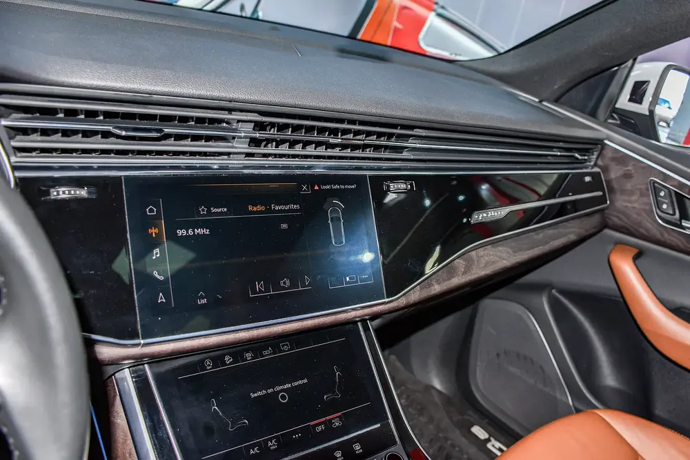 2019 AUDI Q8 S LINE 55 TFSI GCC – FULL OPTION – EXCELLENT CONDITION - Image 10