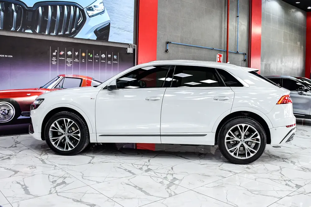 2019 AUDI Q8 S LINE 55 TFSI GCC – FULL OPTION – EXCELLENT CONDITION - Image 4