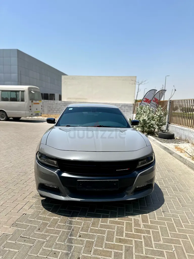 Dodge Charger in great condition - Image 4