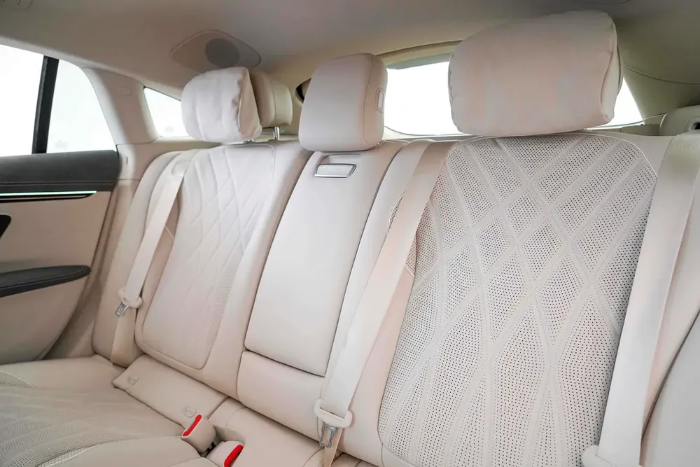 2023 MERCEDES BENZ EQS 580 4MATIC  / LOW MILEAGE / 21 INCH / DEALER WARRANTY AND SERVICE - Image 14