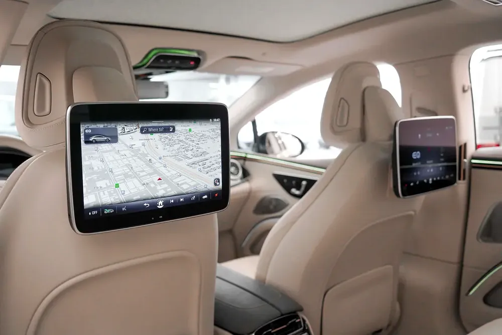 2023 MERCEDES BENZ EQS 580 4MATIC  / LOW MILEAGE / 21 INCH / DEALER WARRANTY AND SERVICE - Image 15