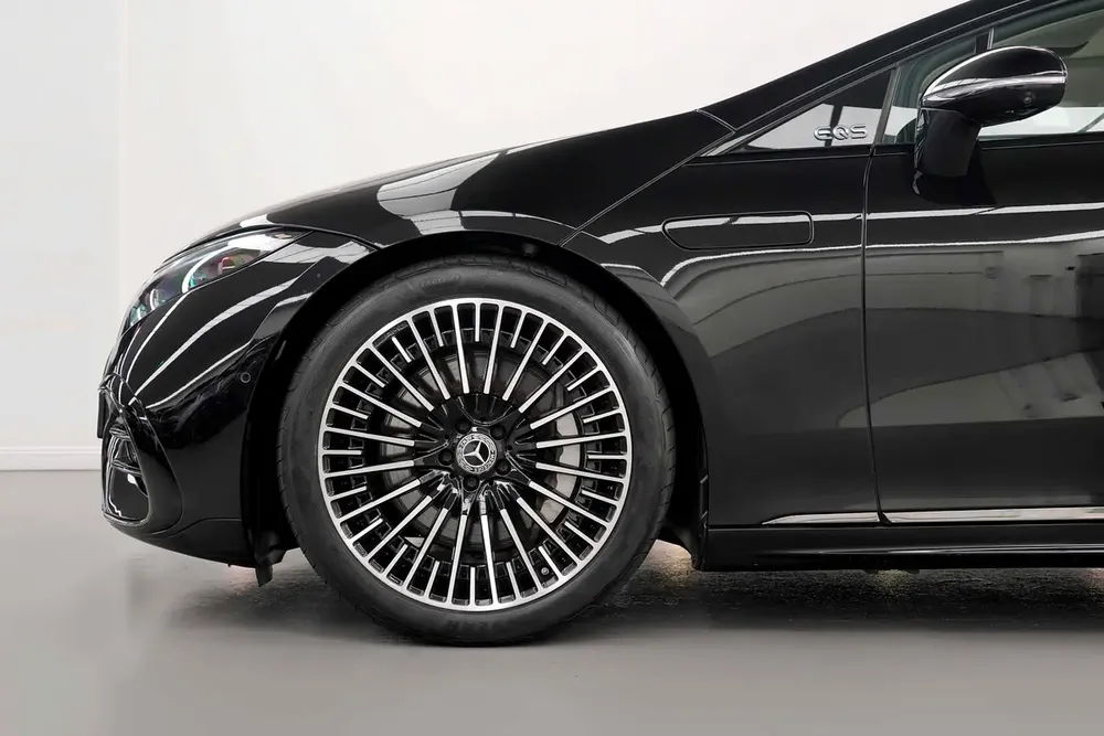 2023 MERCEDES BENZ EQS 580 4MATIC  / LOW MILEAGE / 21 INCH / DEALER WARRANTY AND SERVICE - Image 6