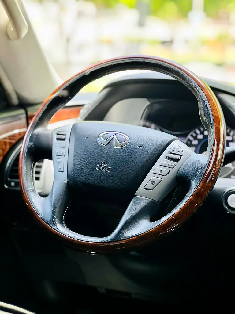 Infiniti QX80 Luxury 2016 GCC Specs Excellent Condition - Image 10