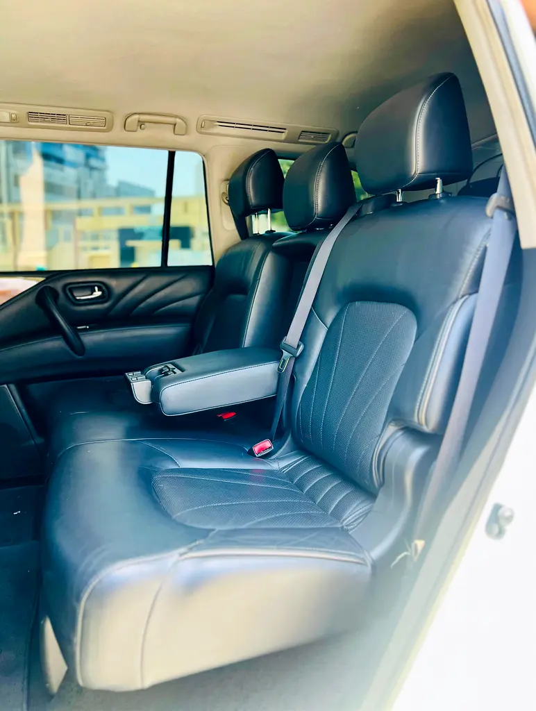 Infiniti QX80 Luxury 2016 GCC Specs Excellent Condition - Image 12