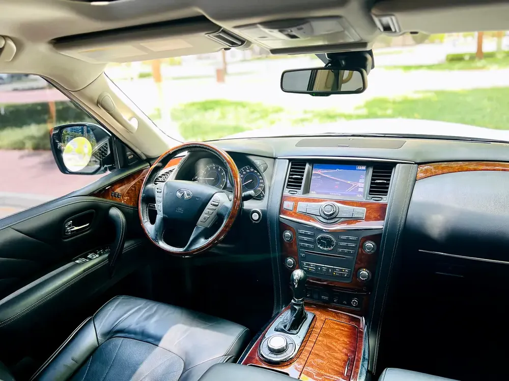 Infiniti QX80 Luxury 2016 GCC Specs Excellent Condition - Image 17