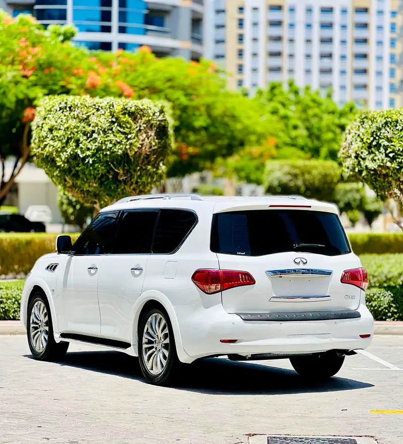 Infiniti QX80 Luxury 2016 GCC Specs Excellent Condition - Image 5