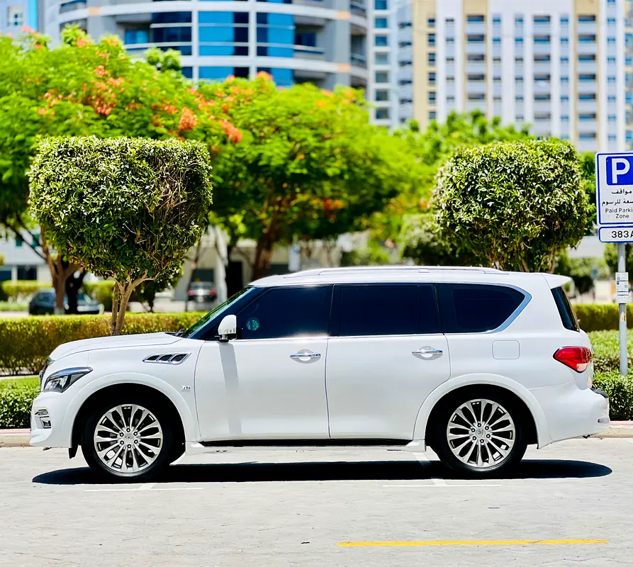 Infiniti QX80 Luxury 2016 GCC Specs Excellent Condition - Image 8