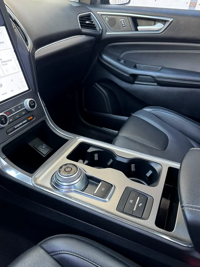 Ford Edge 2022 Gcc perfect condition - Image 15