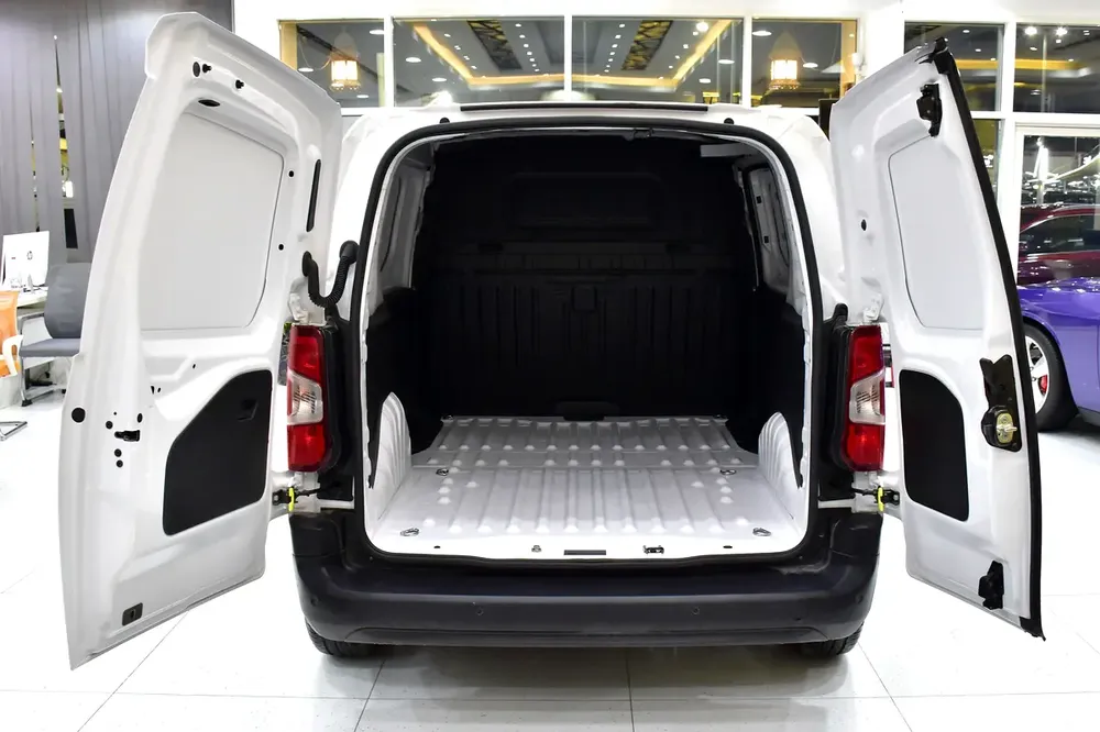 AED 633 EMi for 5Yrs | FIAT Doblo 1.6L DIESEL / ديزل ( 2025 Model ) in White Color GCC Specs - Image 5