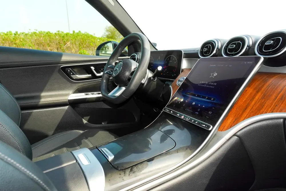 MERCEDES GLC300 4MATIC II 2024 II FULL LOADED - Image 10
