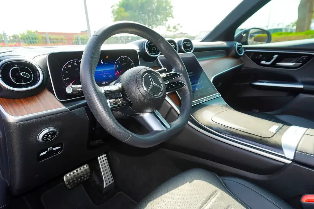 MERCEDES GLC300 4MATIC II 2024 II FULL LOADED - Image 11