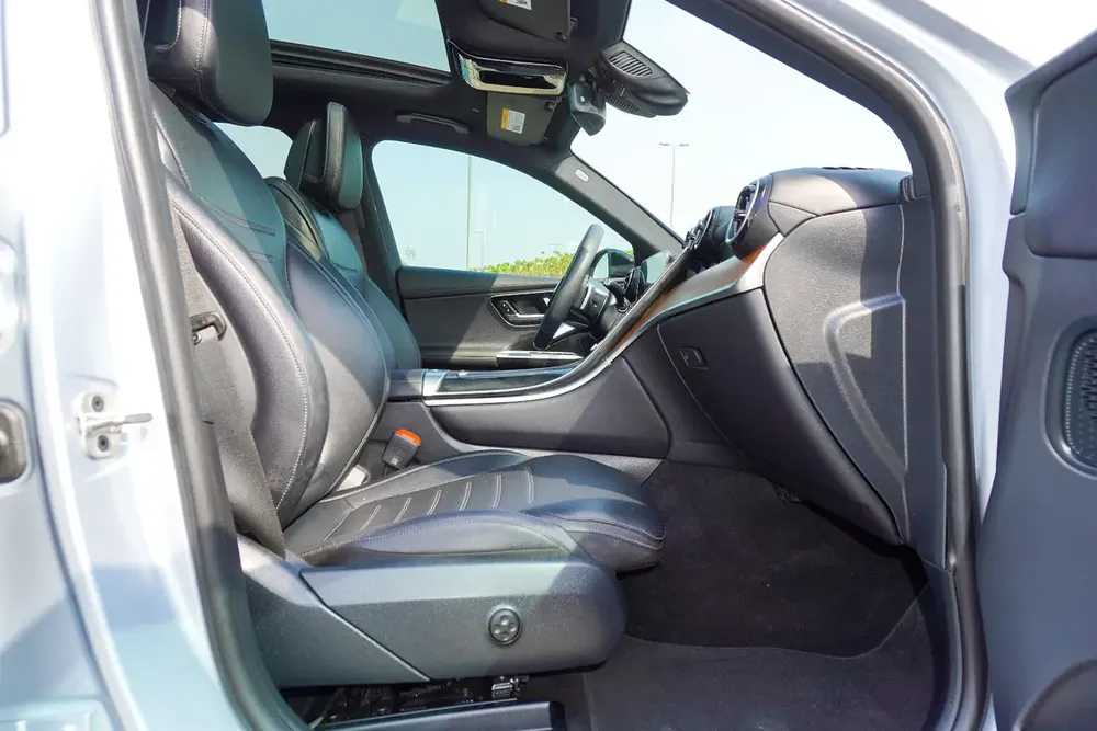 MERCEDES GLC300 4MATIC II 2024 II FULL LOADED - Image 15