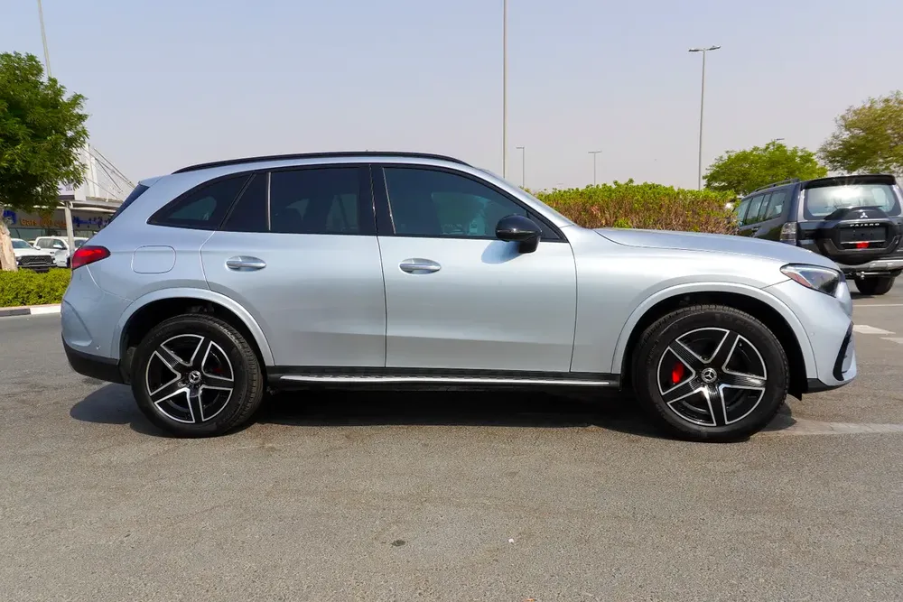 MERCEDES GLC300 4MATIC II 2024 II FULL LOADED - Image 7
