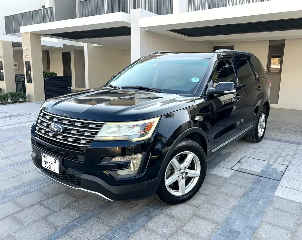 Ford Explorer 2017 Full Options with leather GCC 4WD, Original Paint, Free of Accidents, Very Clean - Image 5