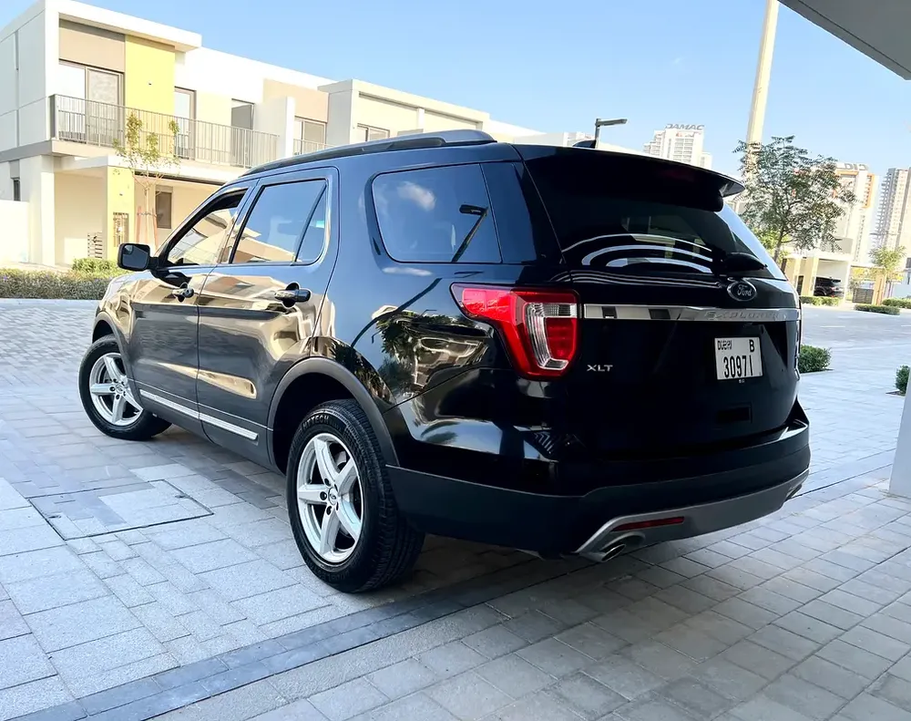 Ford Explorer 2017 Full Options with leather GCC 4WD, Original Paint, Free of Accidents, Very Clean - Image 7