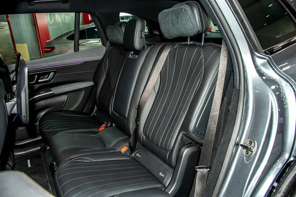 2023 Mercedes-Benz EQS 450 SUV 4MATIC | Full Option | Brand New Condition | GCC Spec - Image 12