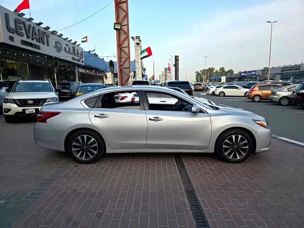 Nissan Altima SV 2017, V4 GCC Specs Very Well Maintained No Any Issue - Image 6