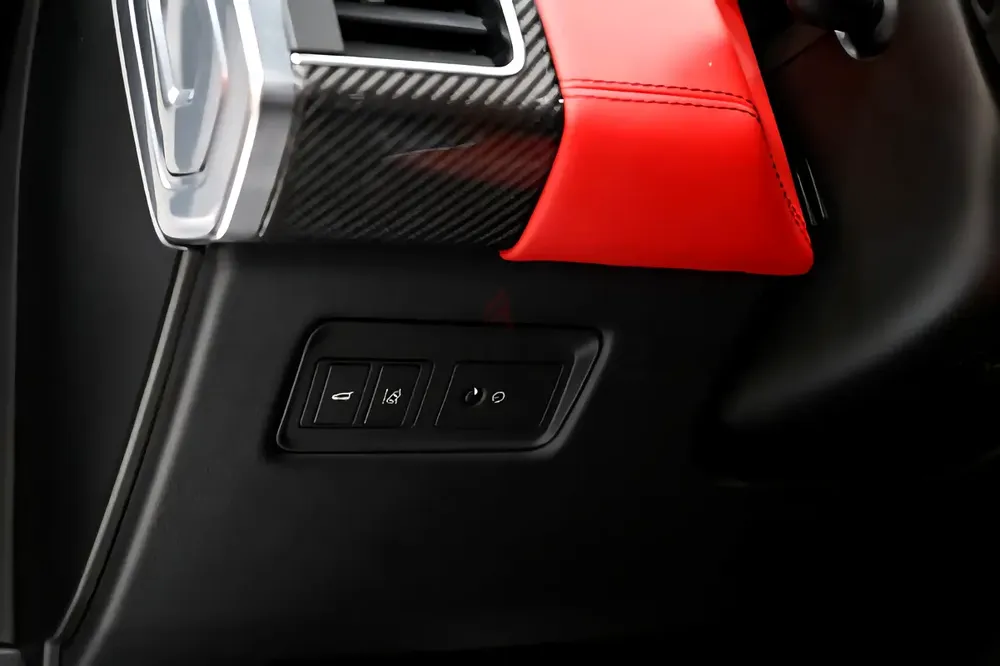 RANGE ROVER SPORT SVR - Image 16