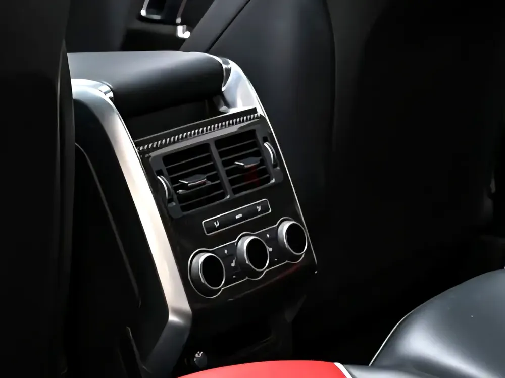 RANGE ROVER SPORT SVR - Image 19